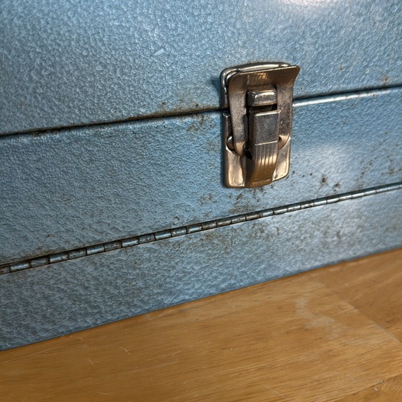 Vintage Blue Steel Logan De Luxe 8mm Movie Reel Chest and 10 Vintage Reel Tins - Picture 12 of 17